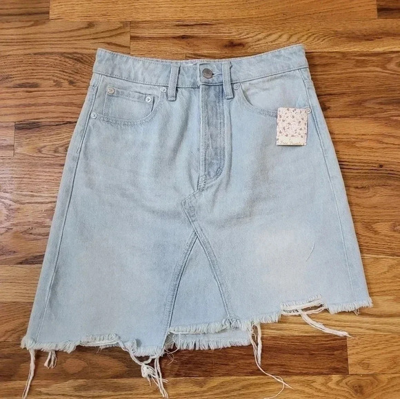 Free People We The Free Going Rouge Denim Distressed/Raw Hem Skirt(24)NWT - Picture 3 of 8